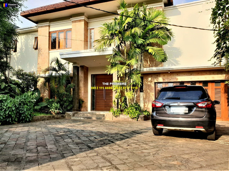 Disewakan Rumah Pejaten Barat, Pejaten, Jakarta Selatan, ADA KOLAM RENANG !!