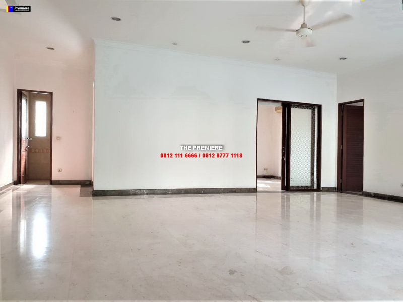 Disewakan Rumah Pejaten Barat, Pejaten, Jakarta Selatan, ADA KOLAM RENANG !!