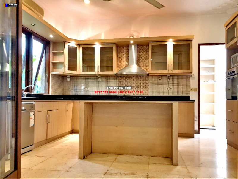 Disewakan Rumah Pejaten Barat, Pejaten, Jakarta Selatan, ADA KOLAM RENANG !!