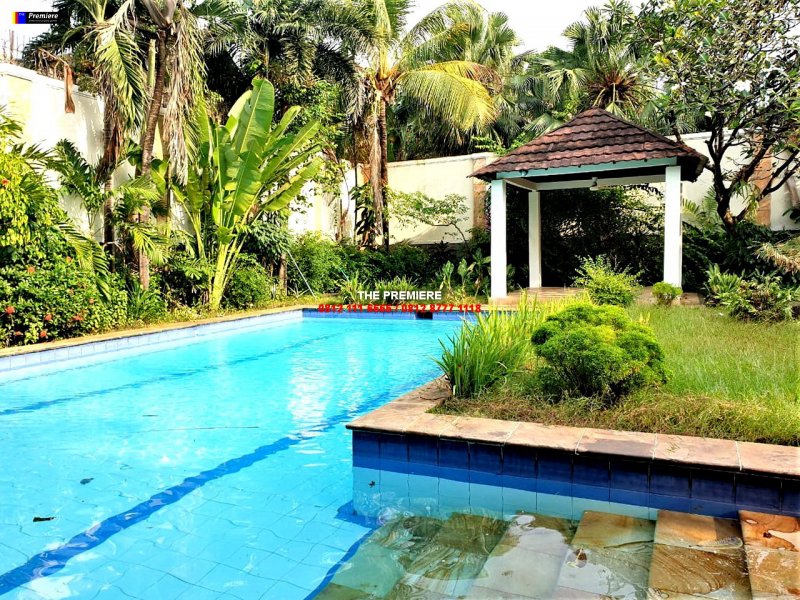 Disewakan Rumah Pejaten Barat, Pejaten, Jakarta Selatan, ADA KOLAM RENANG !!