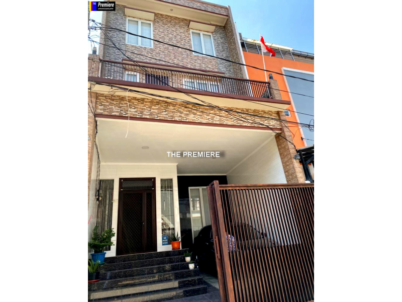 Rumah Dijual Di Gading Elok, Kelapa Gading, Jakarta Utara, SEMIFURNISHED!!!