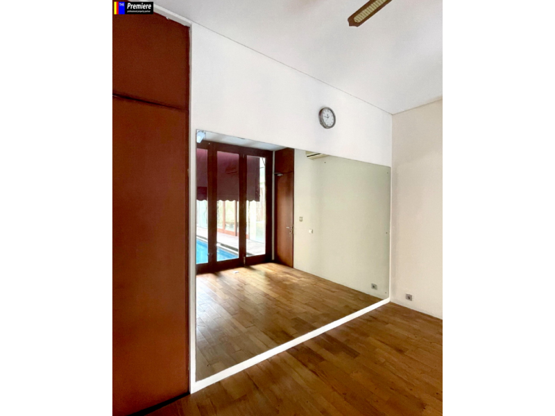 Rumah Mewah Disewakan Di Kemang Utara, Jakarta Selatan