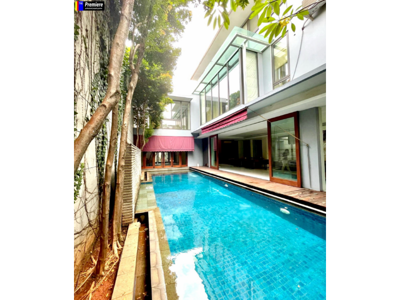 Rumah Mewah Disewakan Di Kemang Utara, Jakarta Selatan