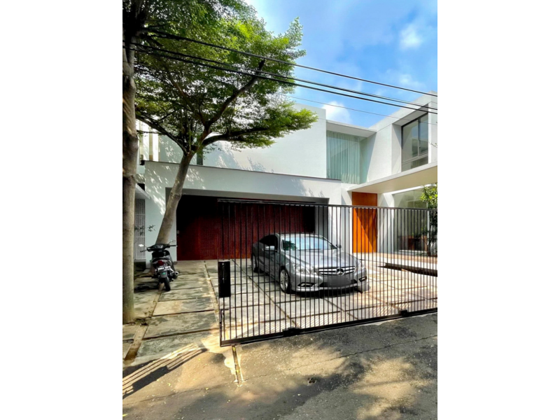 Rumah Mewah Disewakan Di Kemang Utara, Jakarta Selatan