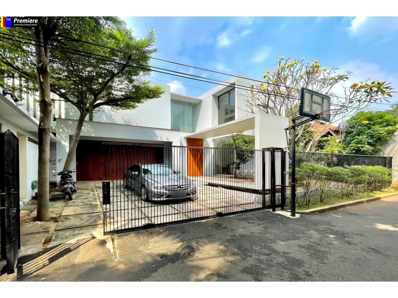 Rumah Mewah Disewakan Di Kemang Utara, Jakarta Selatan