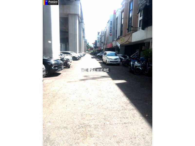 Disewakan Lantai 1 Ruko Boulevard Barat, Kelapa Gading, Jakarta Utara