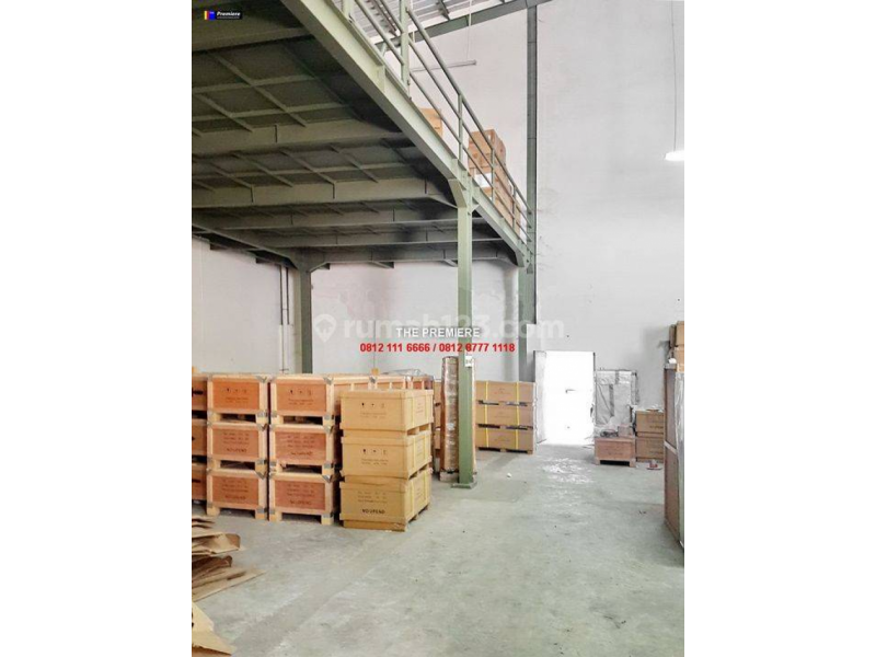 Gudang Plumpang Semper Raya dekat Kelapa Gading, Jakarta Utara