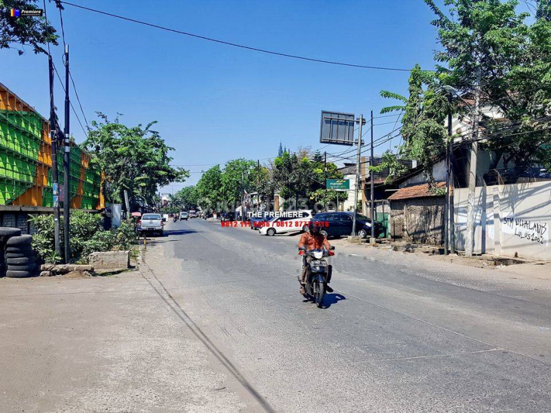 Gudang Plumpang Semper Raya dekat Kelapa Gading, Jakarta Utara